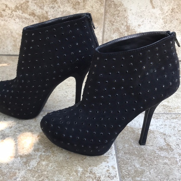 🌴🌴Forever 21 black ankle boots - Picture 4 of 6